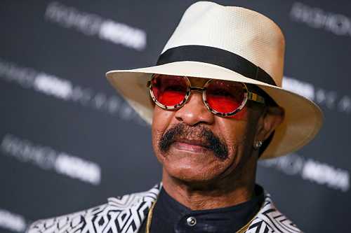 Drake's dad disputes his claim of estrangement