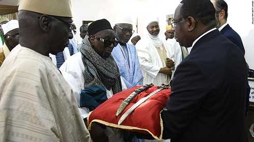France returns historical sword plundered in the 19th century back to Senegal