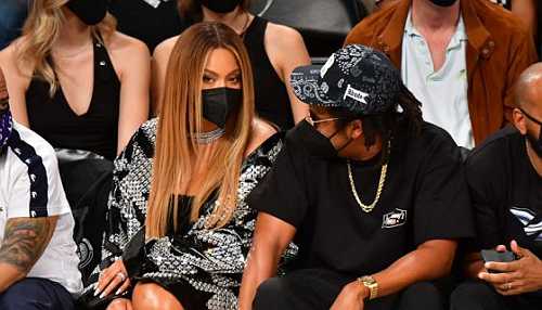 The Courtside Carters: Jay Z & Beyoncé Couple Up At The Brooklyn Nets Game, Bey Shares Screen-Lickable BTS Shots
