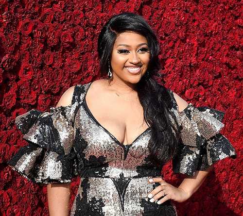 Jazmine Sullivan Is Here To Help Black Women Live Their Best Lives • EBONY