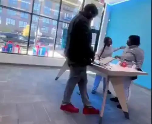 'Mama, PLEASE!': Atlanta Teen Seen on Video Erupting Inside AT&T Store After Mom Allegedly Disconnects Cellphone Service, Drawing Thousands of Shocked Reactions 'Mama, PLEASE!': Atlanta Teen Seen on Video Erupting Inside AT&T Store After Mom Allegedly Disconnects Cellphone Service, Drawing Thousands of Shocked Reactions