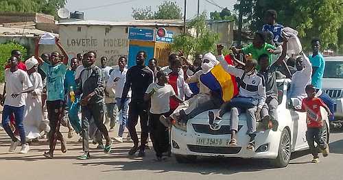 Hundreds of Chadians demonstrate for the 