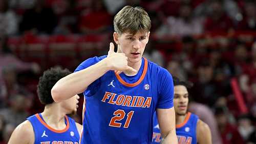 Florida's Condon (ankle) exits vs. Mississippi St.