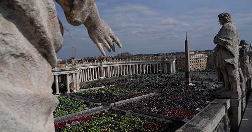 Pope thanks volunteers for 