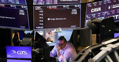 Eye Opener: Markets plummet over recession fears