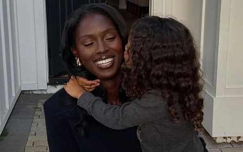 JODIE TURNER-SMITH’S DAUGHTER, JUNO, TOLD HER TO ‘BE FASHION’ AHEAD OF BIG EVENT