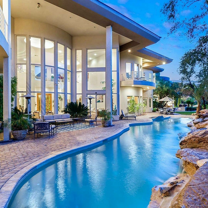 #BillionDollarDreams